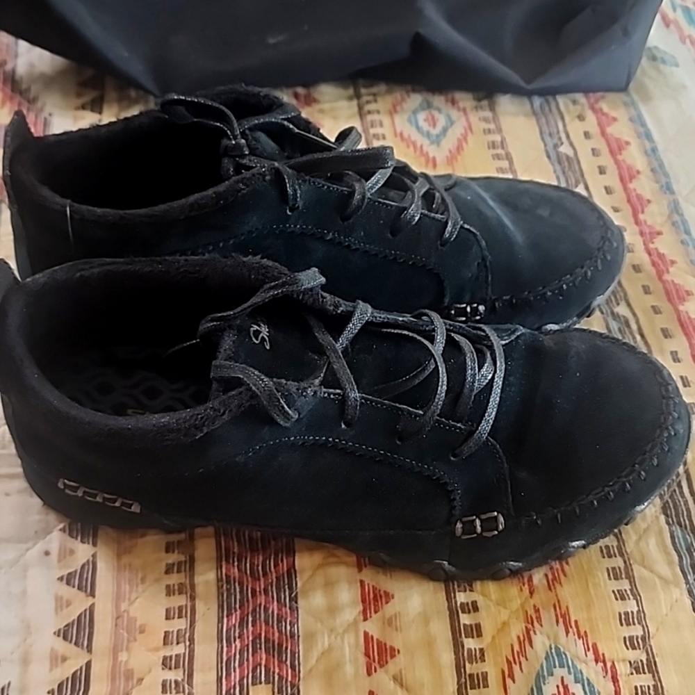 Black Women's Skechers, Size 8
